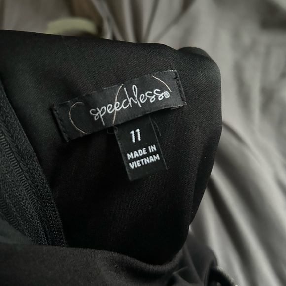 Black Speachless dress with open side. - Picture 6 of 8